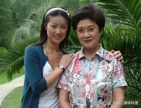 曹银娣心中始终珍视着张宇峰,她曾在采访中表示,晚年独居上海时,心中