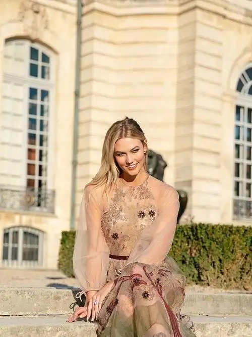 女人梦里都有一条纱裙,唯美浪漫显气质,这样挑选助你美成小仙女