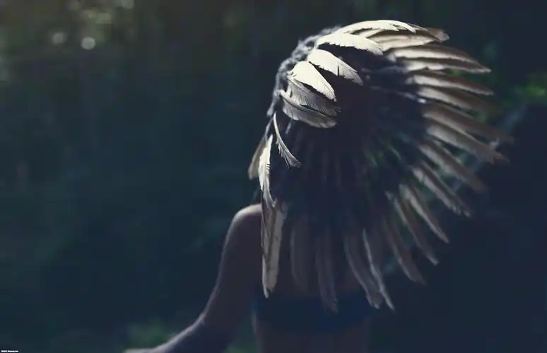 印第安女人背影