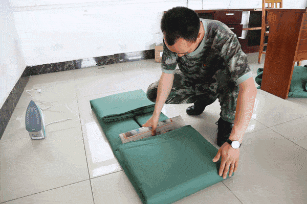 军营_被子_线条