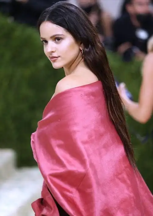 世界杯美女_世界世界十大美女_美女巨乳g杯超级无敌大胆写真集