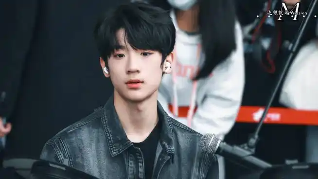 原创唱作优质股##tf家族三代路演##张峻豪 鼓棒敲响蛊手登场