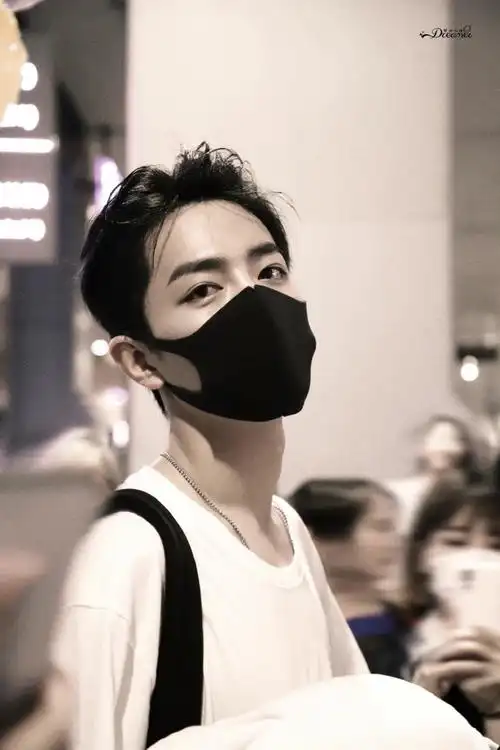 肖战机场路透#这组大背头绝对经典