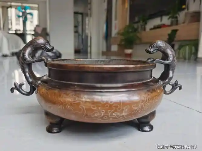 尤其是宫廷御制铜炉和年份,材质,款识,皮色俱佳的宣德炉更是备受藏家