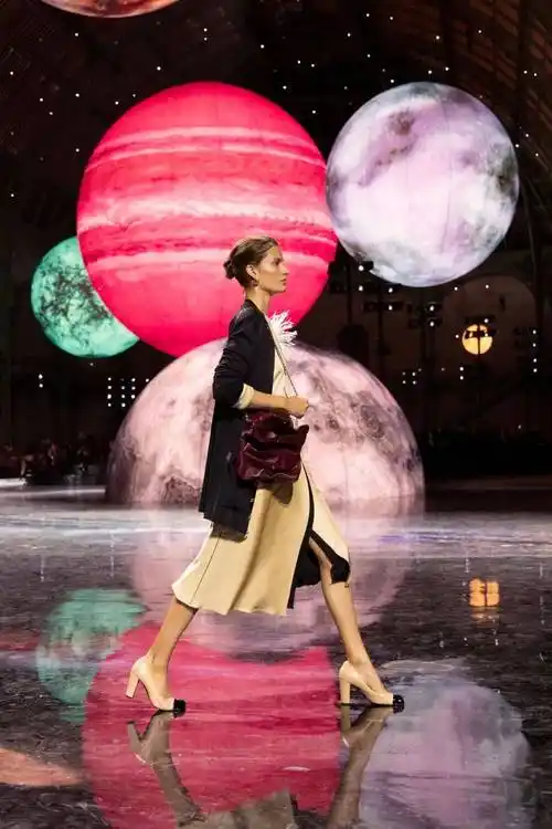 香奈儿,步入新的"宇宙"