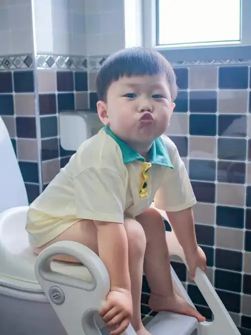 有了这玩意让孩子自主上厕所06