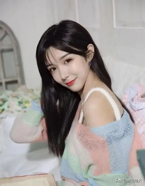 女装大佬艾比拍照花絮,性感与可爱并存,网友:美翻了!