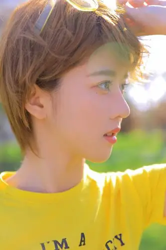 李凯馨20岁写真书照片曝光阳光俏皮宛如漫画少女