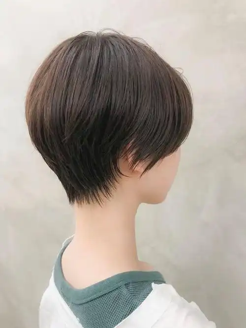 短发,露出耳朵就是不一样,利落个性还自然|发型|脸型|圆脸|眉上_网易