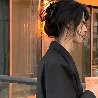 独特好看又低调的小众女生头像真人唯美图片20p