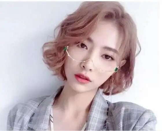 2020款女生中短发烫发发型图片