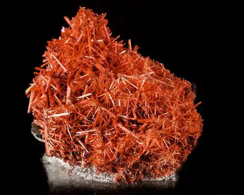 crocoite 塔斯马尼亚铬铅矿