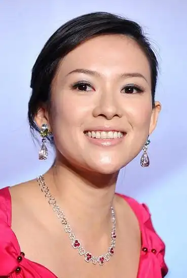 章子怡发型图片盘发简约短发干练