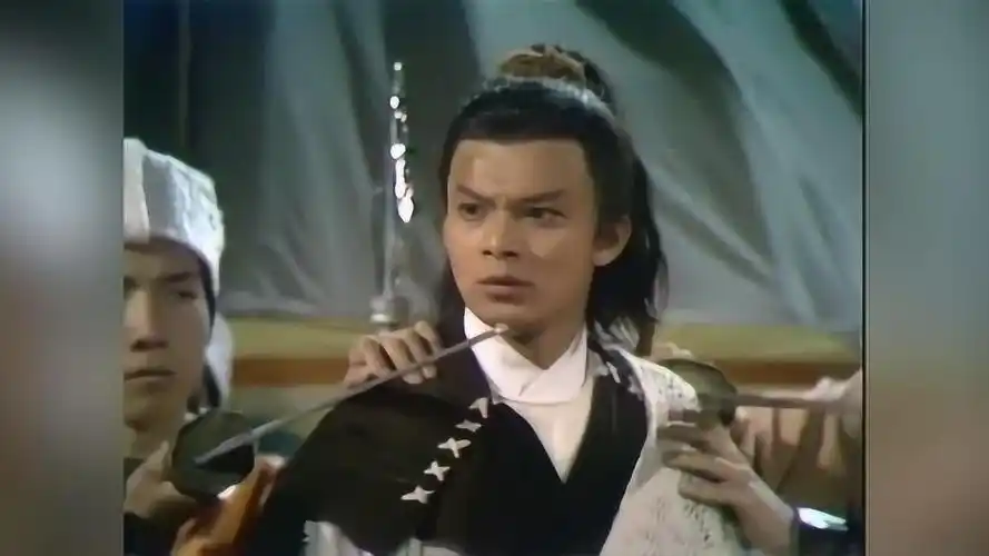 83版射雕郭靖从小活在蒙古却坚称自己是宋人是愚蠢还是气节
