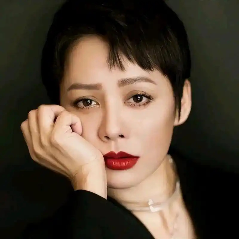 演员宁静,接受采访,说,我最反对大人打孩子  孩子能有什么错呢,非要追