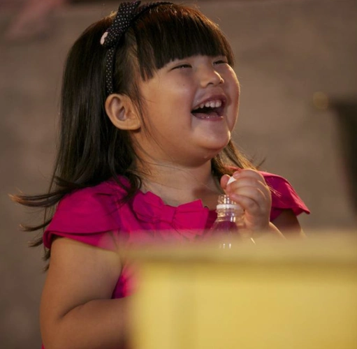 12岁王诗龄晒自拍,五官精致越长越美,被赞和妈妈李湘一样漂亮