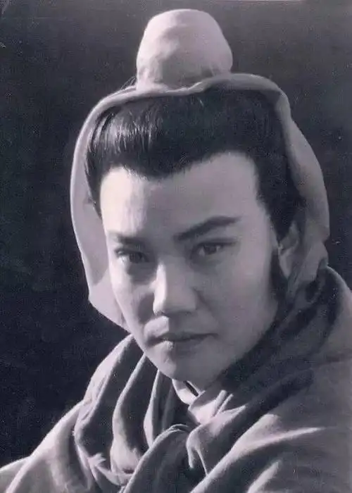 98版水浒传珍贵剧照林冲看电视潘金莲和武大郎跳舞