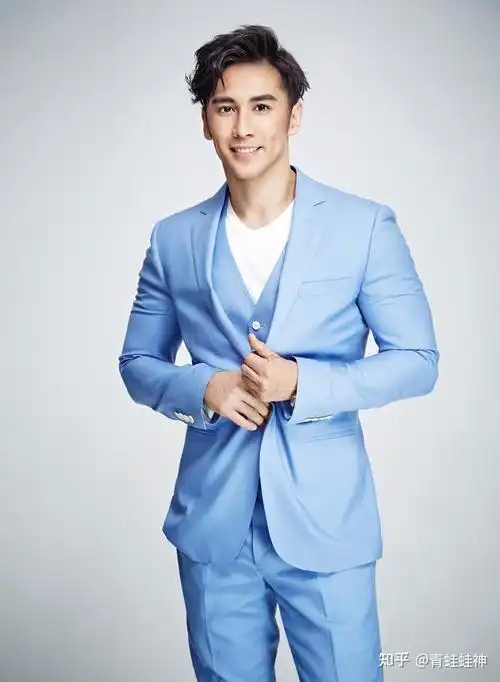 张伦硕,1982年7月12日出生于山东省青岛市,中国内地影视男演员,歌手.