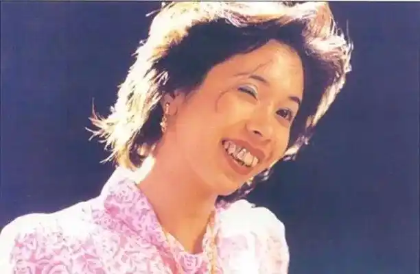 周星驰电影中的"丑女"们:莫文蔚夸张,赵薇尺度大,石榴姐很强