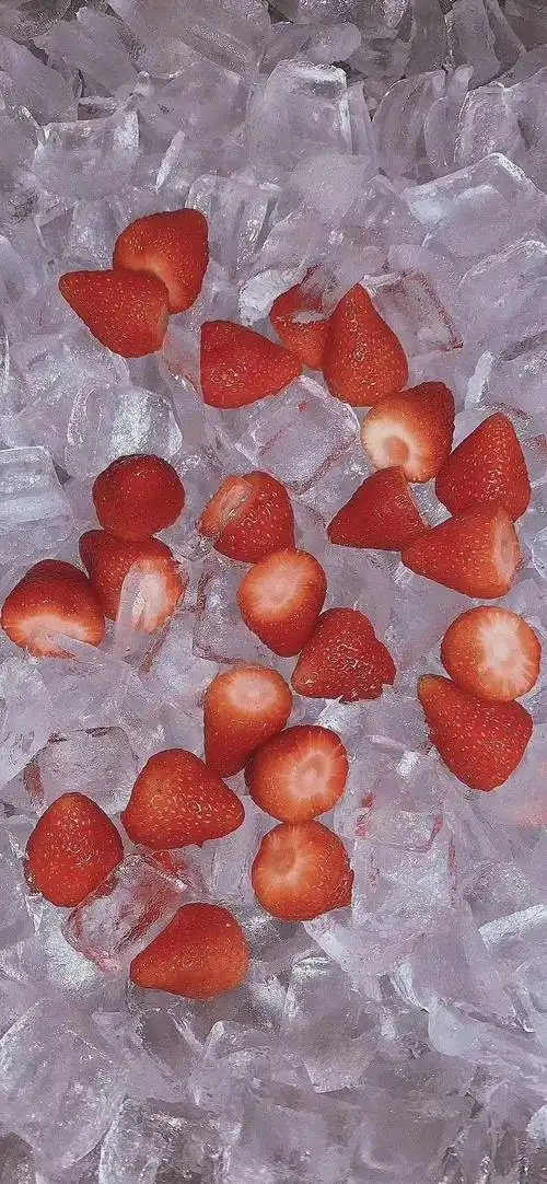 唯美清新草莓壁纸