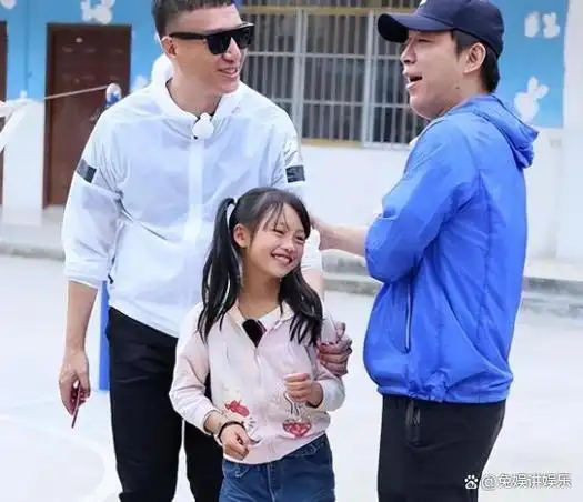 从"三无草根"到"百亿影帝",丑角黄渤的逆袭路,背后皆是心酸