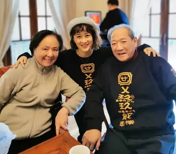 李芸,星二代,父伯皆是演员,婚姻波折,二婚嫁小提琴家