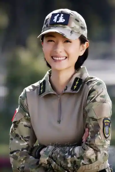 《我是特种兵3之火凤凰》安然万茜服装造型(组图)