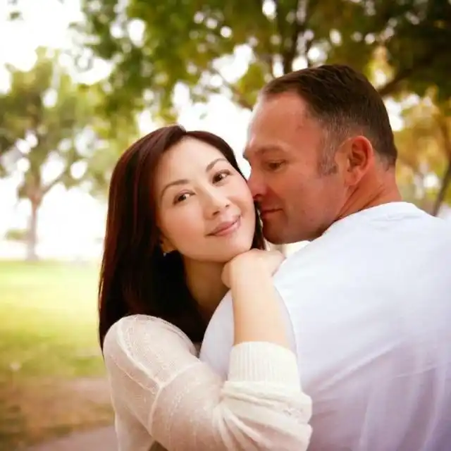 亚洲皇后美艳不输翁虹下海经商成为珠宝皇后却遭遇两次婚变