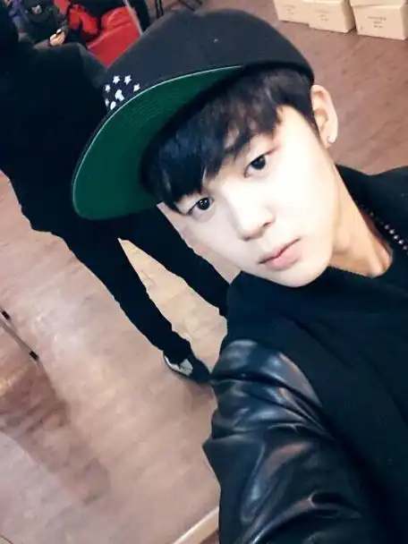 17岁的珍贵宝宝    单条推文主页搜【出道前 bts_twt】  #朴智旻自拍