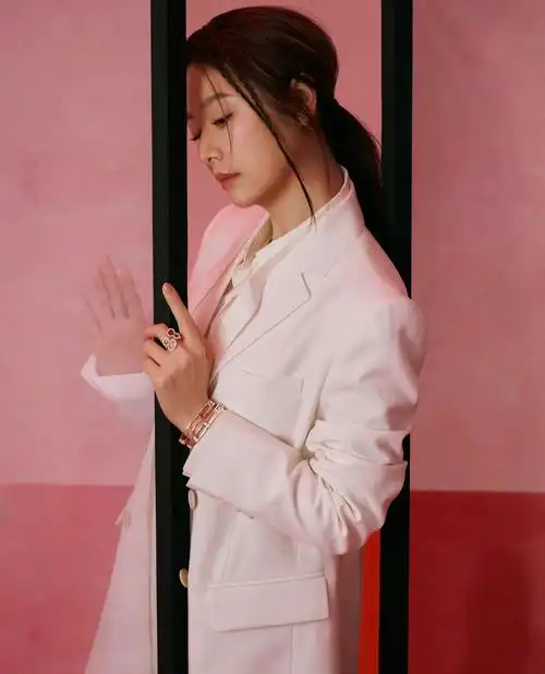 离婚传言不攻自破林心如晒与霍建华合影