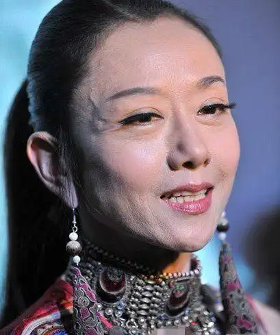 杨丽萍近照生活照很老图,刀美兰和杨丽萍谁更牛? 本文共(1021字)