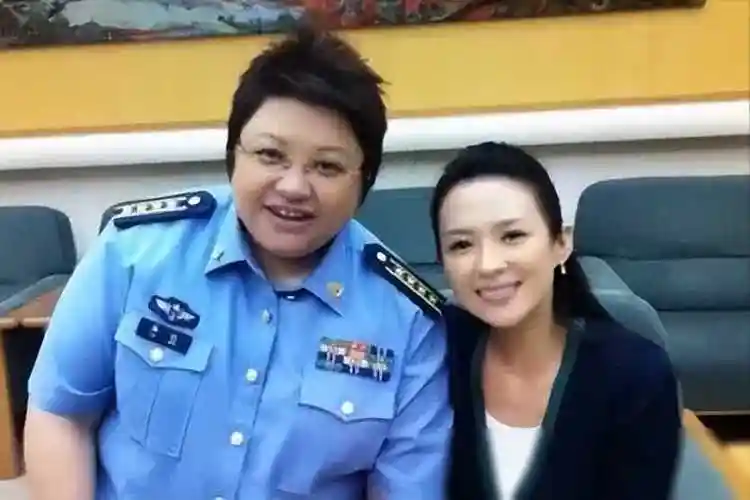 管彤与韩红传绯闻41岁结婚42岁高龄生子现在过得怎样