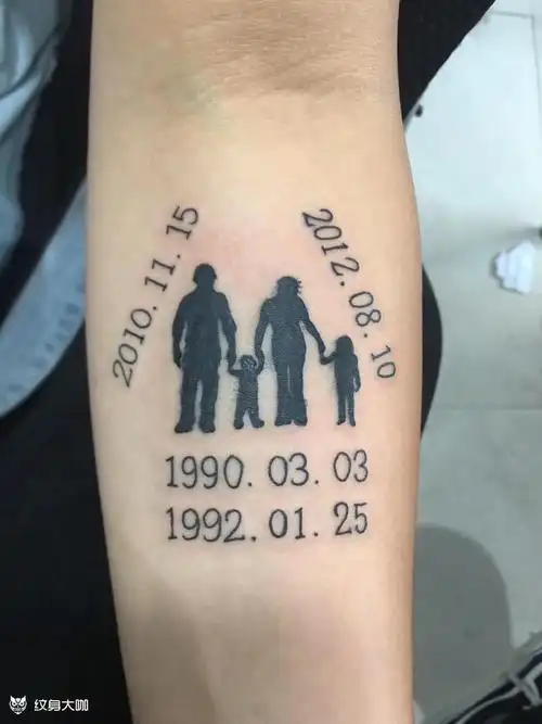 一家四口字母_纹身图案手稿图片_初代雕浪的纹身作品集