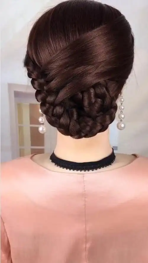 好看简单的妈妈款盘发,妈妈这样出门倍有面子!