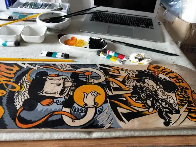 给小屁孩画的滑板涂鸦