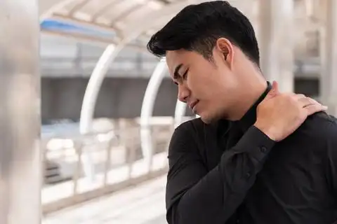 【颈部肌肉酸痛】图片免费下载_颈部肌肉酸痛素材_颈部肌肉酸痛模板