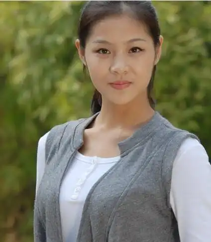 第一任:主持人齐丹