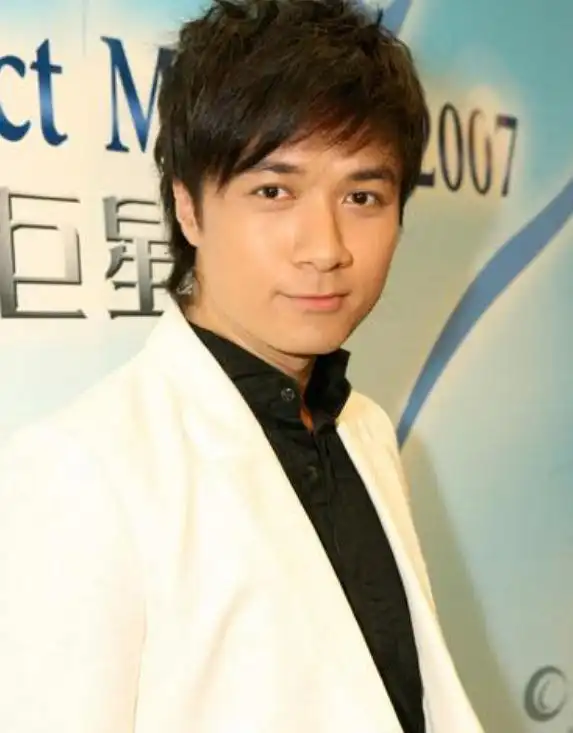 【香港男歌手,在这里