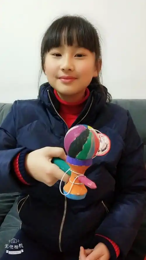 剑玉制作好了,我开始玩起了剑玉