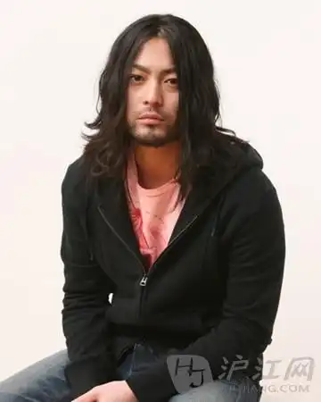 姓名:山田孝之(やまだ たかゆき) 职业:演员 发型特点:山田孝之的长发