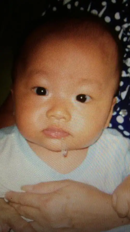 流口水在老家有个可爱的名称叫一一鲶拐丝,这一丝流水一直伴随勋勋到1