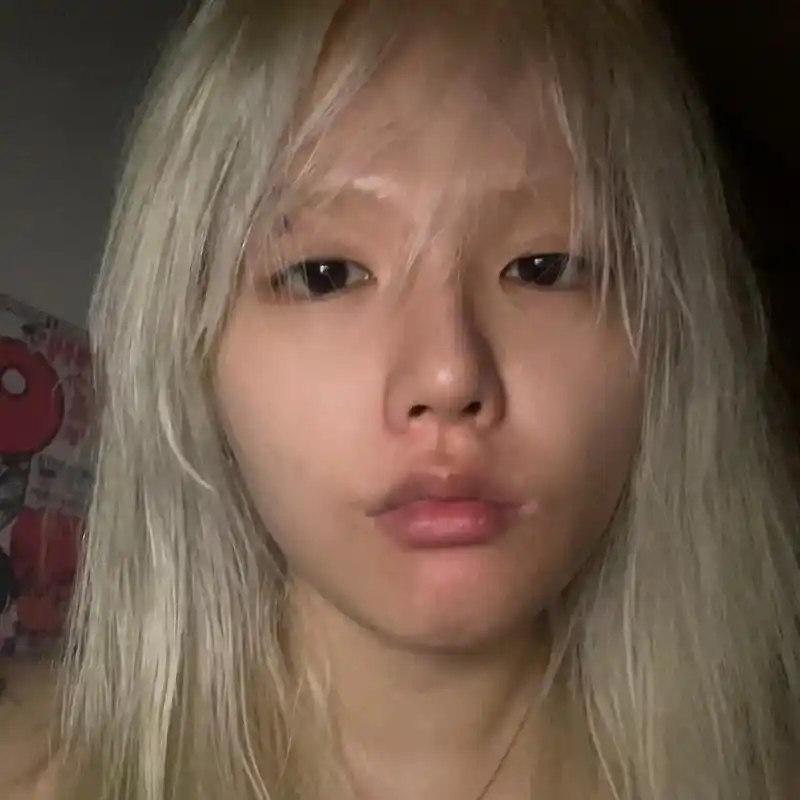 我朋友说图1:joan jett / 图2: 萧亚轩 / 图 - 抖音