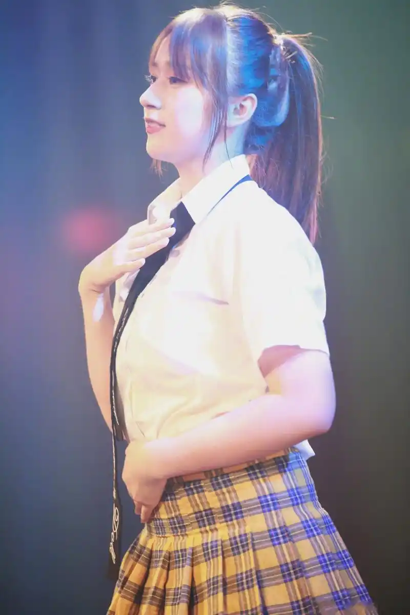 【snh48-蒋舒婷- 生日公演返图】学校里的"高冷范儿",嘉兴路的"乖小孩