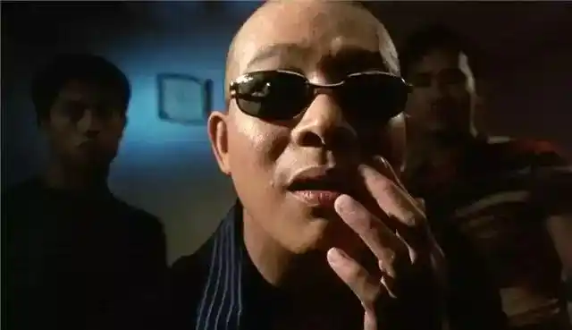 香港影坛六"恶霸"拍大合照,霸气不再,有人曾当成龙徒弟