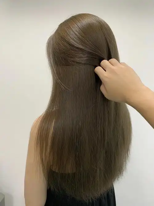 不用褪色不用漂的网红色超级显白上身效果超级棒喜欢的小姐姐拿图去给