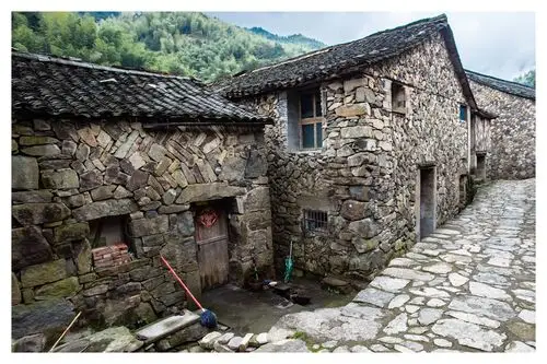 缙云壶镇镇岩下石头村