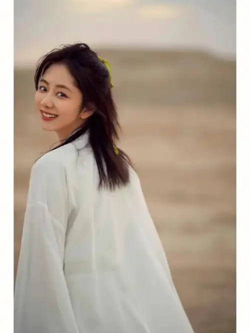 过来哦～收集了一些个人比较喜欢的图可以拿来当壁纸哦#壁纸 #谭松韵