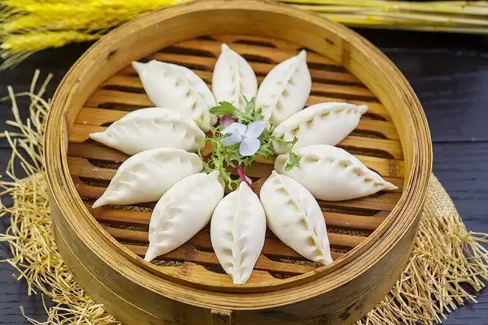 蒸饺,扁肉,拌面,炖罐,被称为沙县小吃的"四大金刚".