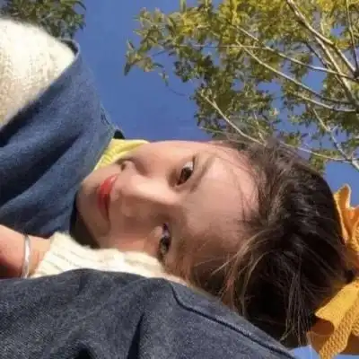 2021满满的春天气息感元气女生头像 真正喜欢你的人是不会给你打分的