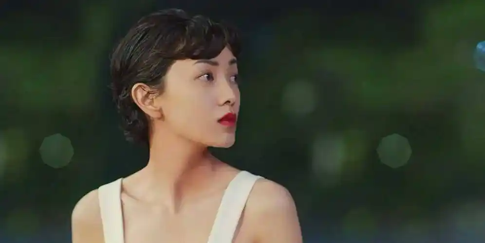 《喜宝》郭采洁扮相惊艳全网,电影金钱与爱情主题被指三观不正!